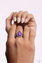 Load image into Gallery viewer, Scalloped Showcase - Purple Ring