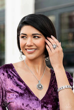 Load image into Gallery viewer, Enchanting Effulgence - White Earring (FFA-0123)