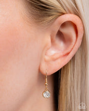 Load image into Gallery viewer, Phenomenal Pearls - Gold Necklace