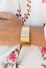 Load image into Gallery viewer, Coolly Curved - Gold Bracelet (SS-0921)