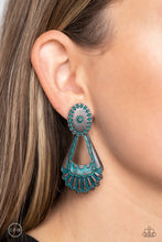 Load image into Gallery viewer, Casablanca Chandeliers - Brass Clip-On Earring
