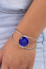 Load image into Gallery viewer, Candescent Cat&#39;s Eye - Blue Bracelet
