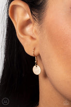 Load image into Gallery viewer, Slimmer Glimmer - Gold Choker Necklace