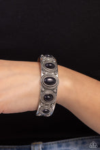 Load image into Gallery viewer, Mesa Mystery - Black Bracelet
