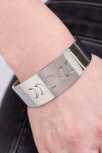 Load image into Gallery viewer, Lunar Effect - Silver Bracelet
