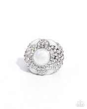 Load image into Gallery viewer, Pearly Podium - White (Pearl) Ring
