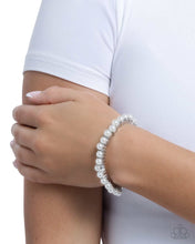 Load image into Gallery viewer, Principal Pearls - White (Pearl) Bracelet

