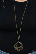 Load image into Gallery viewer, Venetian Vineyards - Brass Necklace
