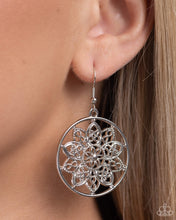 Load image into Gallery viewer, Garden Allure - Silver Earring
