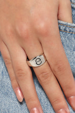 Load image into Gallery viewer, Monogram Memento - Silver - E Initial Ring
