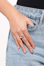 Load image into Gallery viewer, Monogram Memento - Silver - V Initial Ring
