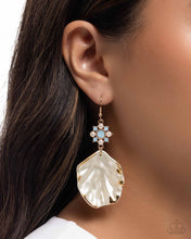 Load image into Gallery viewer, Coastal Candidate - Blue White Seashell) Earring
