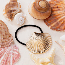 Load image into Gallery viewer, Short Seashell - Gold Hair Tie
