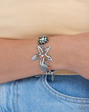 Load image into Gallery viewer, Starfish Solo - Complete Look - Orange Set: Starfish Song - Orange Necklace and Starfish Single - Orange Bracelet (BB-OG-KB)
