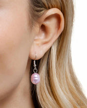 Load image into Gallery viewer, Storytelling Shell - Pink (Iridescent) Necklace
