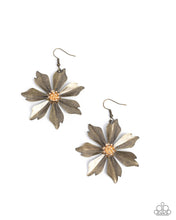 Load image into Gallery viewer, Floral Fascination - Brass Earring
