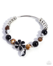 Load image into Gallery viewer, Stunning Spring - Black Bracelet
