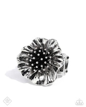 Load image into Gallery viewer, Antique Adornment - Silver Ring (GM-0924)
