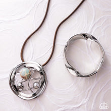 Load image into Gallery viewer, Simply Santa Fe Complete Look (SSF-0726).- $16 (2-piece set) or $8 each piece
