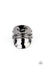 Load image into Gallery viewer, High Stakes Gleam - Black Ring freeshipping - JewLz4u Gemstone Gallery
