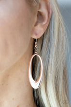 Load image into Gallery viewer, OVAL The Hill - Rose Gold Earring
