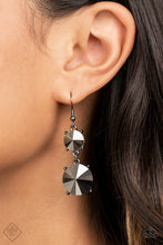Load image into Gallery viewer, Sizzling Showcase - Black Earring (MM-0921)
