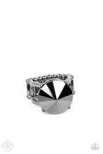 Load image into Gallery viewer, Showcase Social - Black Ring (MM-0921)
