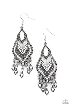 Load image into Gallery viewer, Dearly Debonair - White(Seed Bead) Earring
