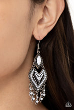 Load image into Gallery viewer, Dearly Debonair - White(Seed Bead) Earring
