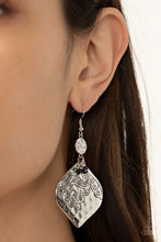 Load image into Gallery viewer, Tropical Terrace - Black Earring
