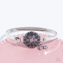 Load image into Gallery viewer, Fleur de Prairie - Pink Bracelet
