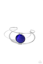 Load image into Gallery viewer, Candescent Cat&#39;s Eye - Blue Bracelet
